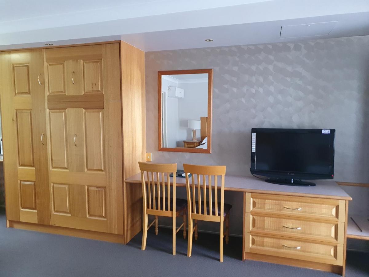 Mcnevins Maryborough Motel Buitenkant foto