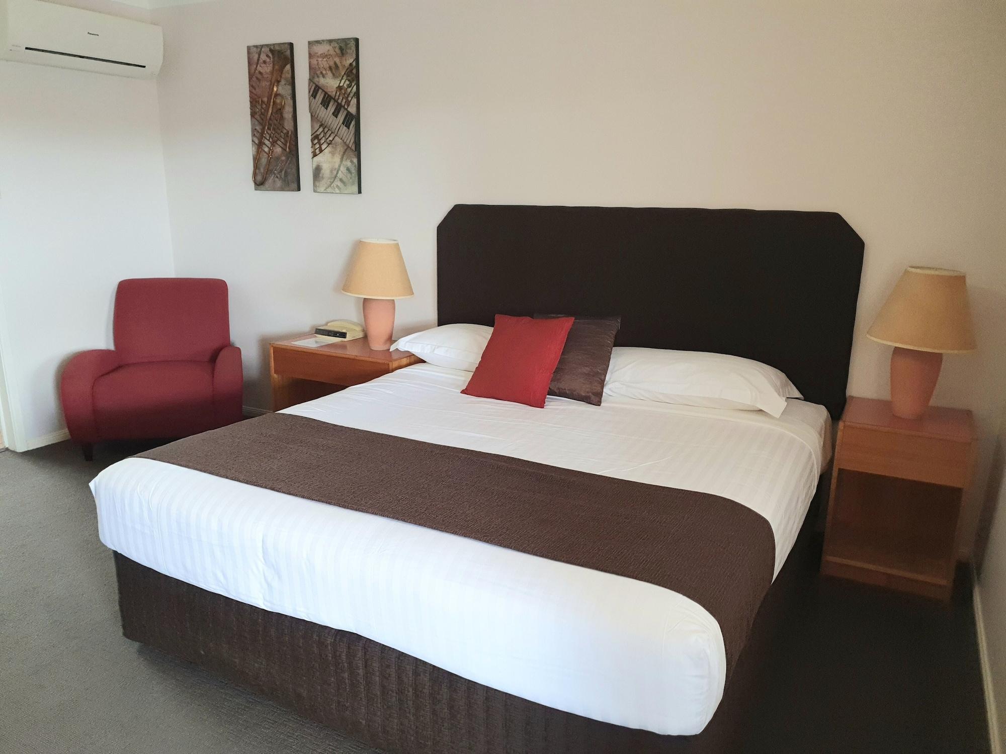 Mcnevins Maryborough Motel Buitenkant foto