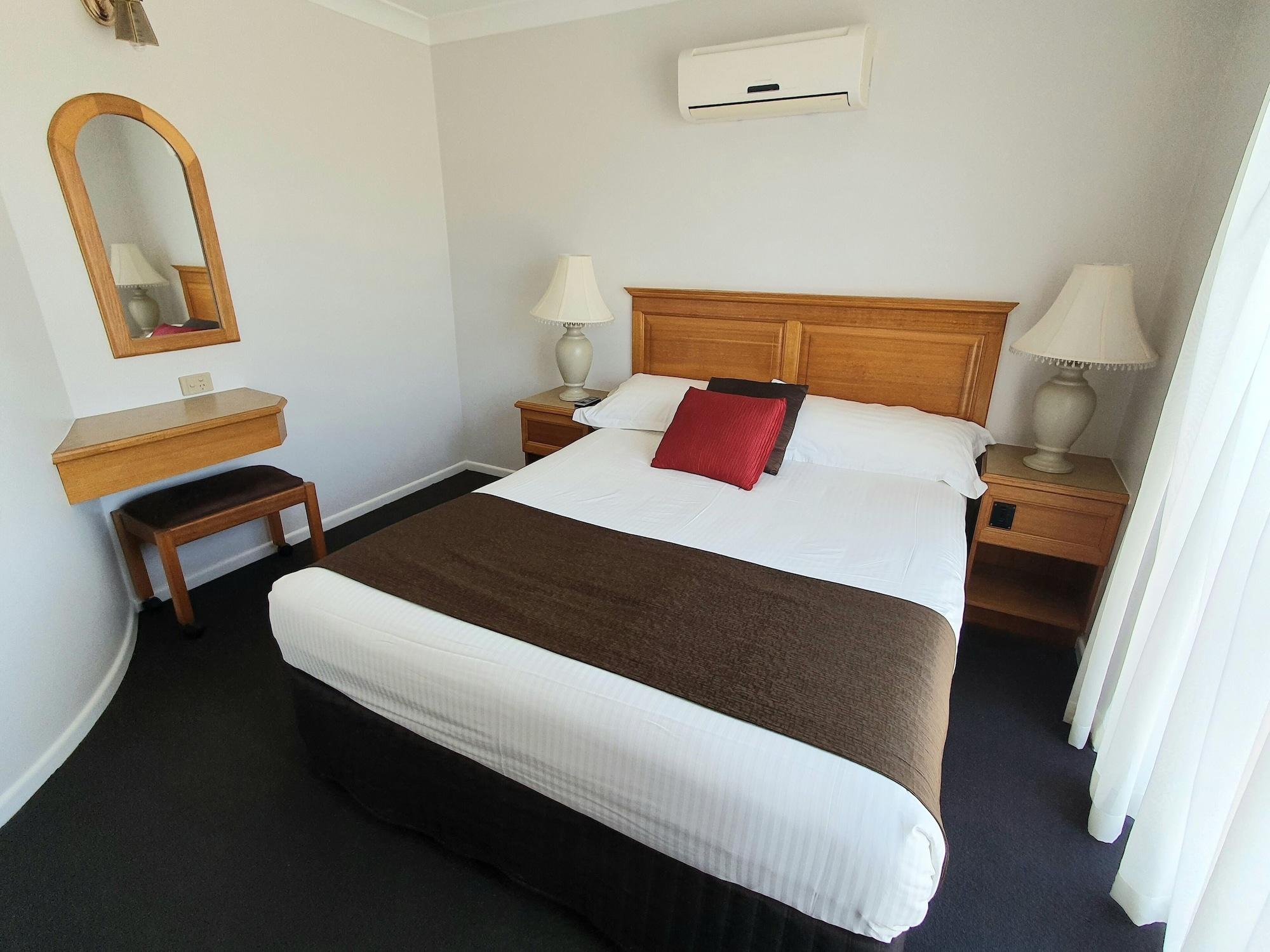 Mcnevins Maryborough Motel Buitenkant foto