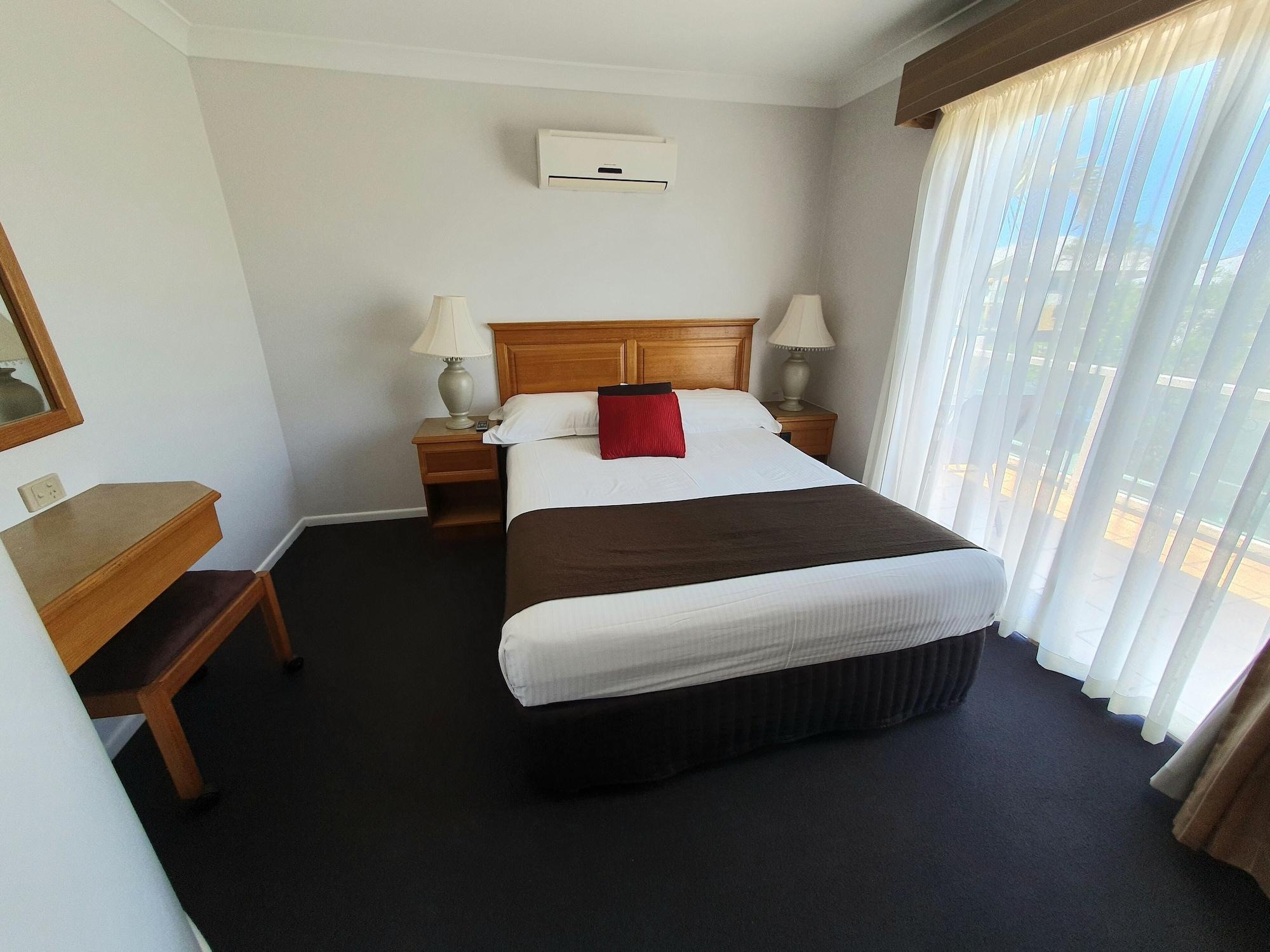 Mcnevins Maryborough Motel Buitenkant foto
