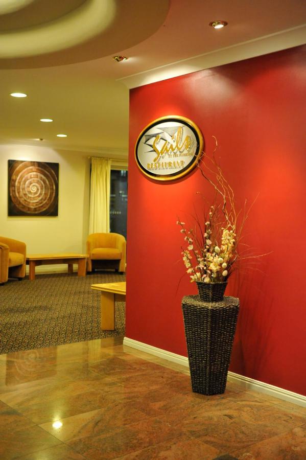 Mcnevins Maryborough Motel Buitenkant foto