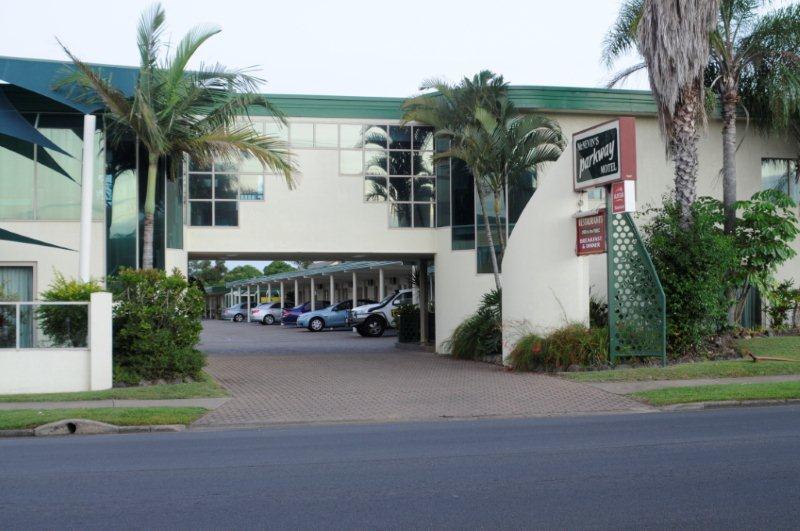 Mcnevins Maryborough Motel Buitenkant foto