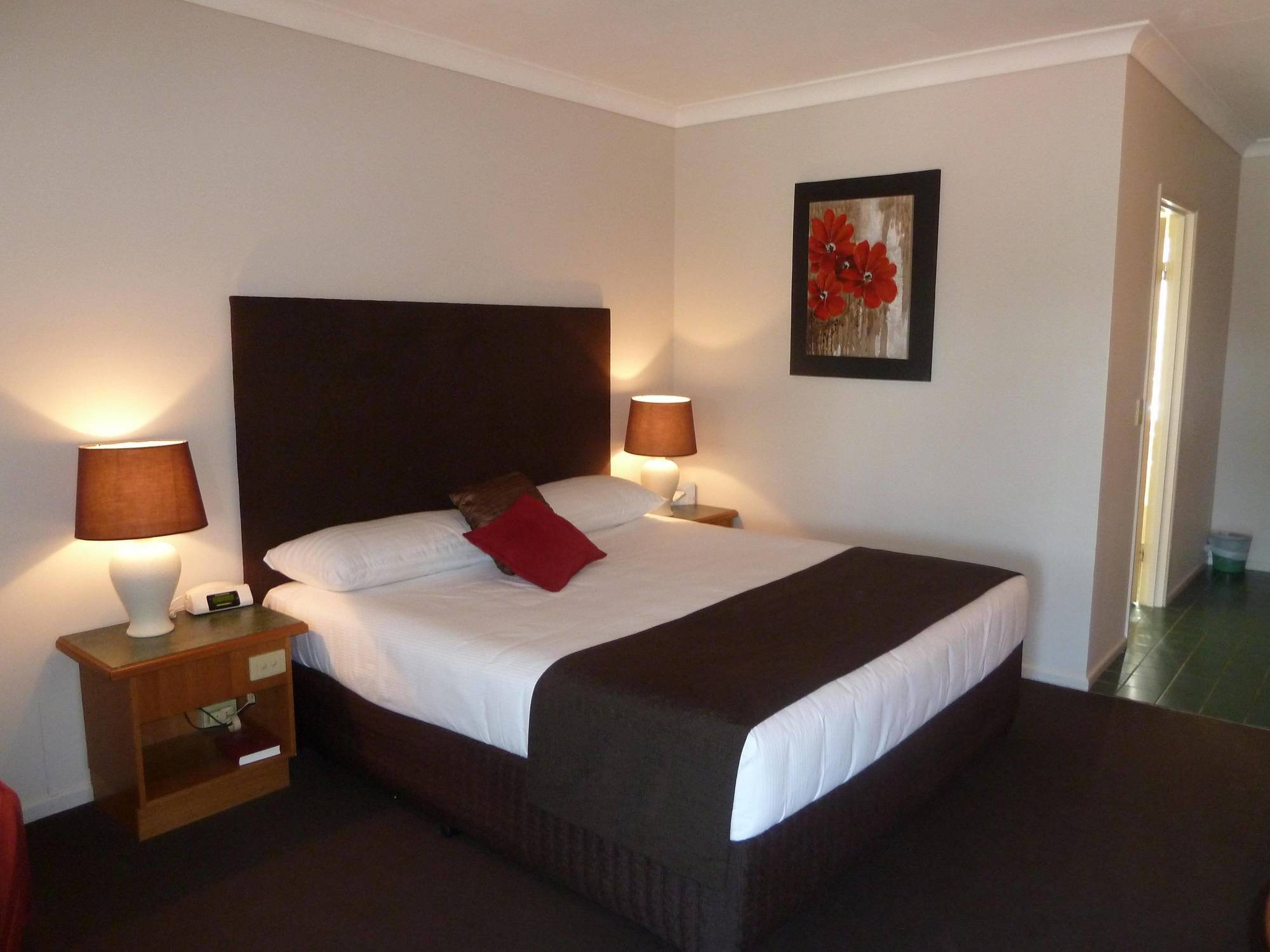 Mcnevins Maryborough Motel Buitenkant foto