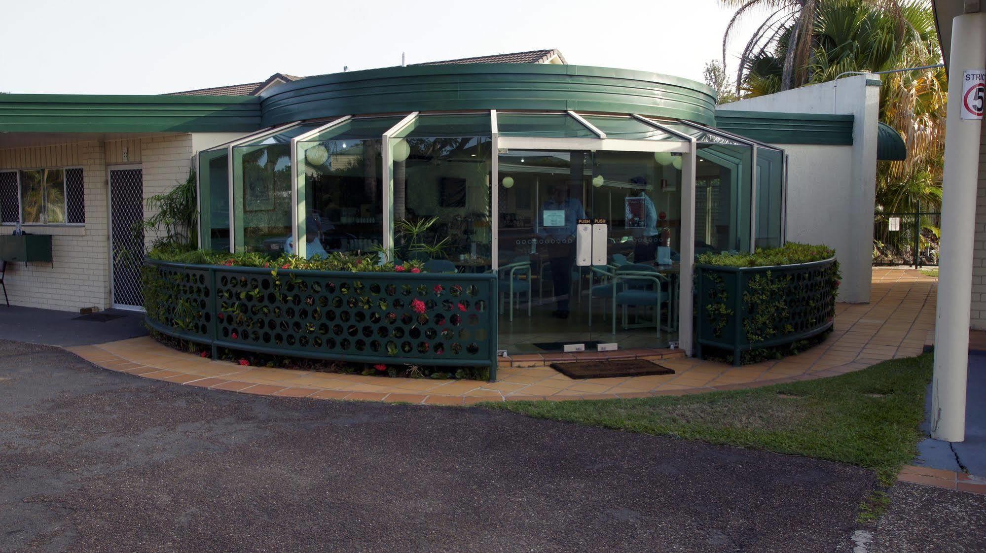Mcnevins Maryborough Motel Buitenkant foto